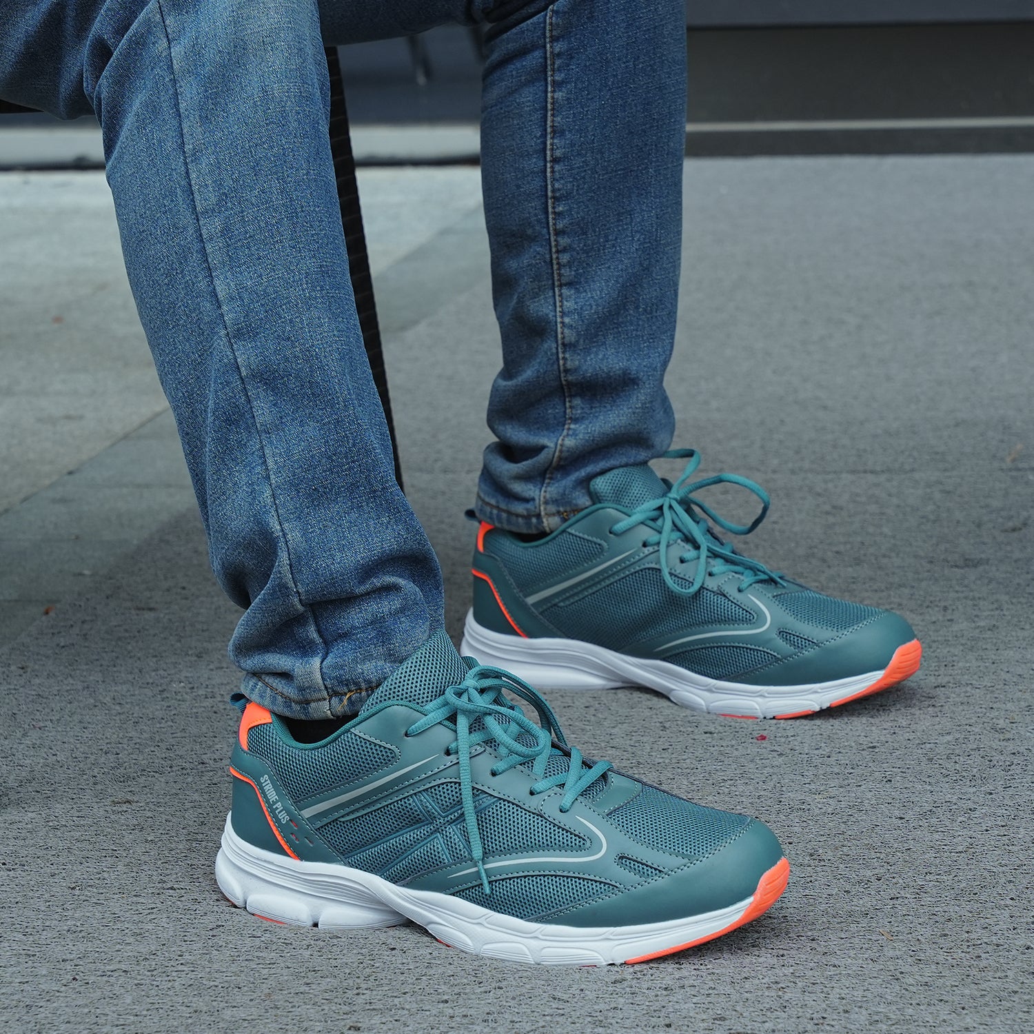 Runova Daily Comfort Walking Sneaker