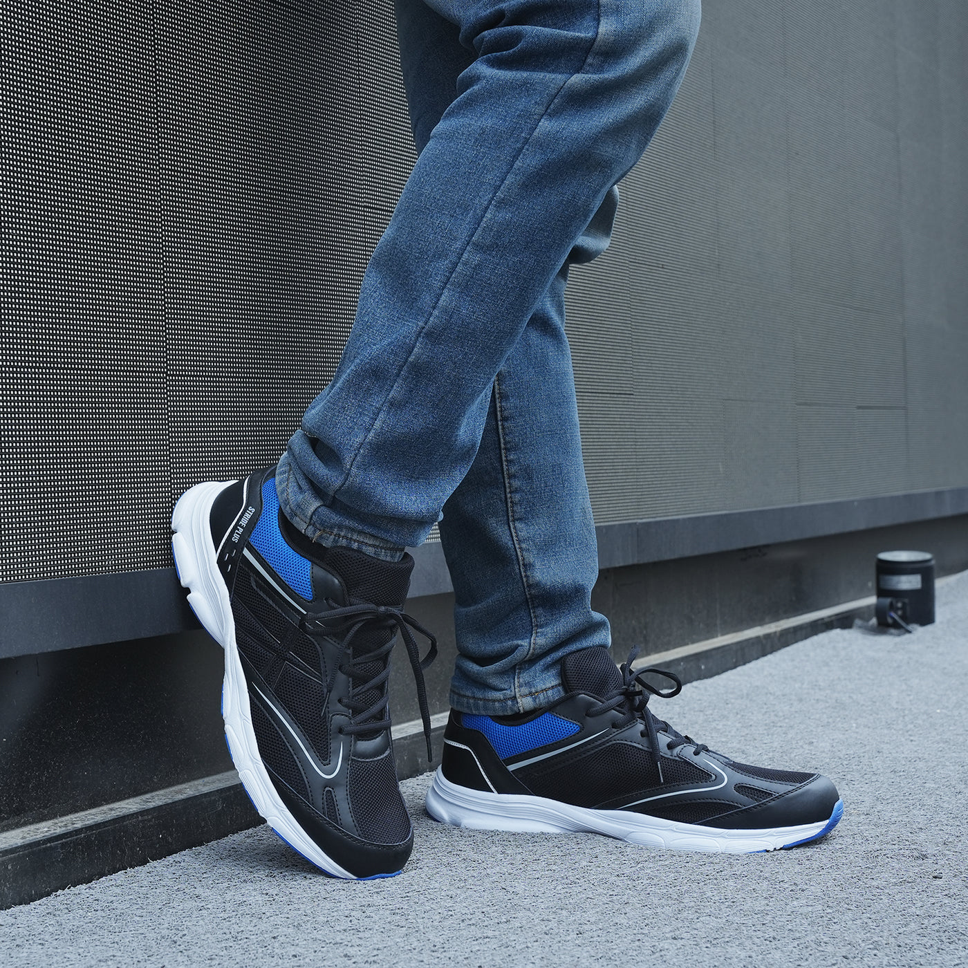 Runova Daily Comfort Walking Sneaker