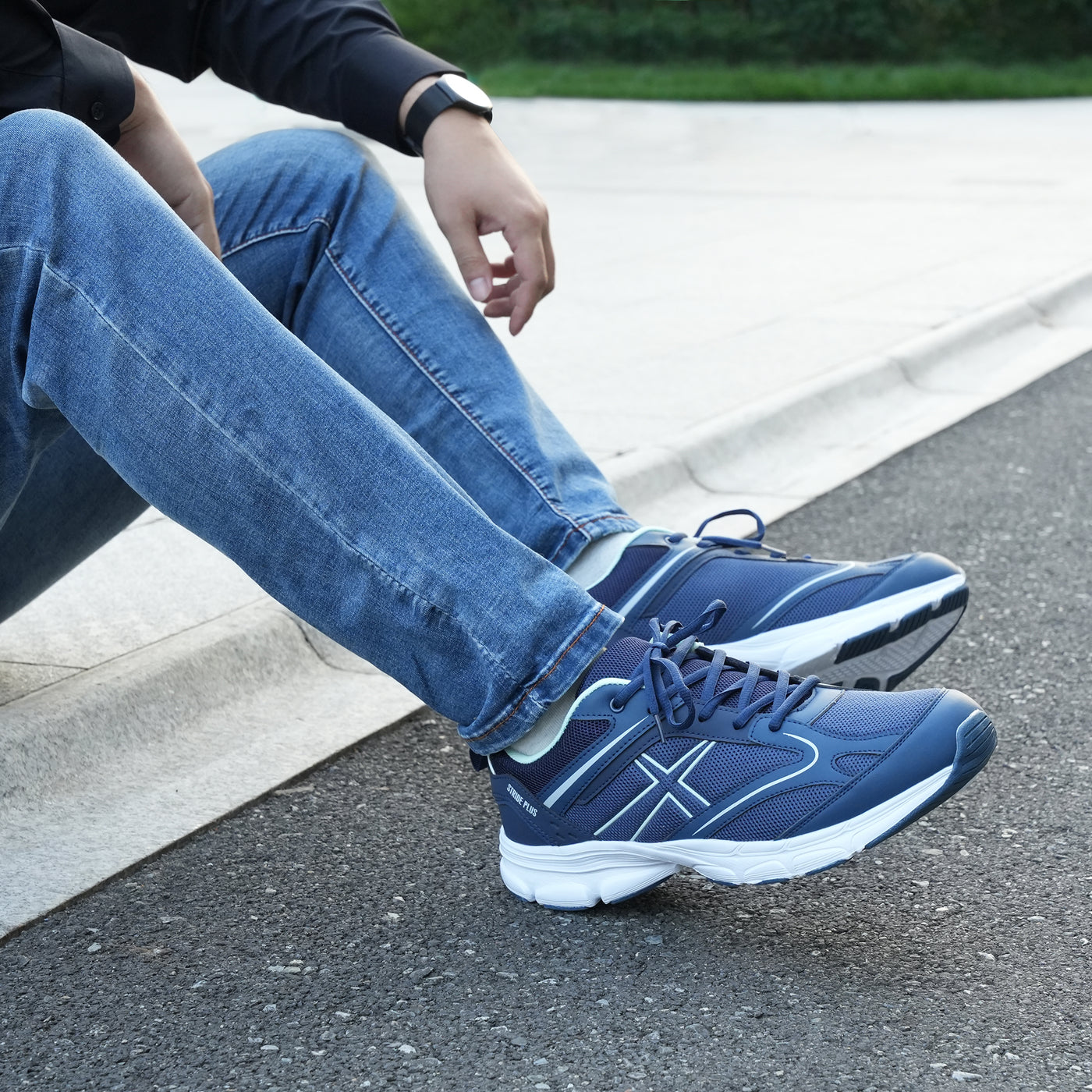 Runova Daily Comfort Walking Sneaker