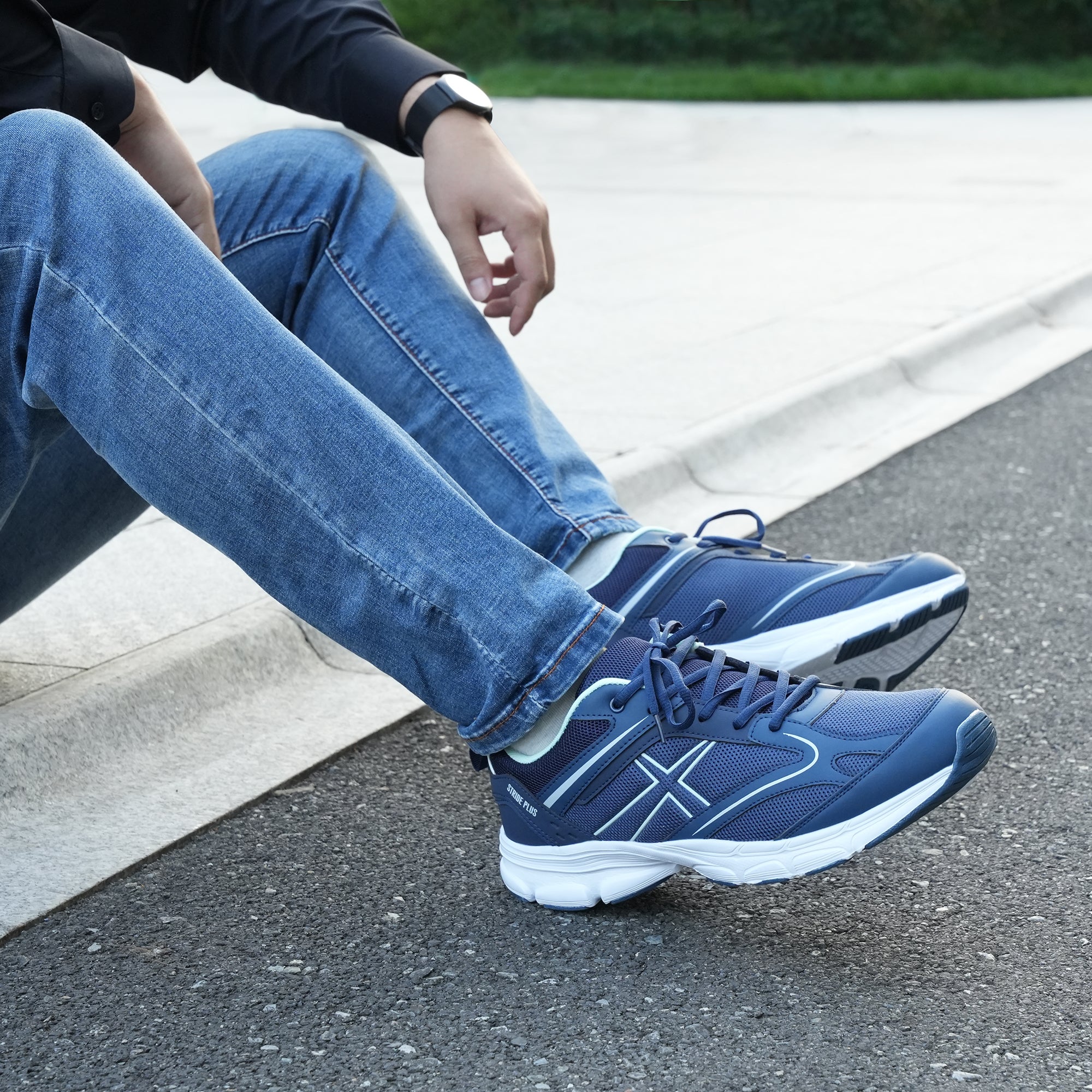 Runova Daily Comfort Walking Sneaker